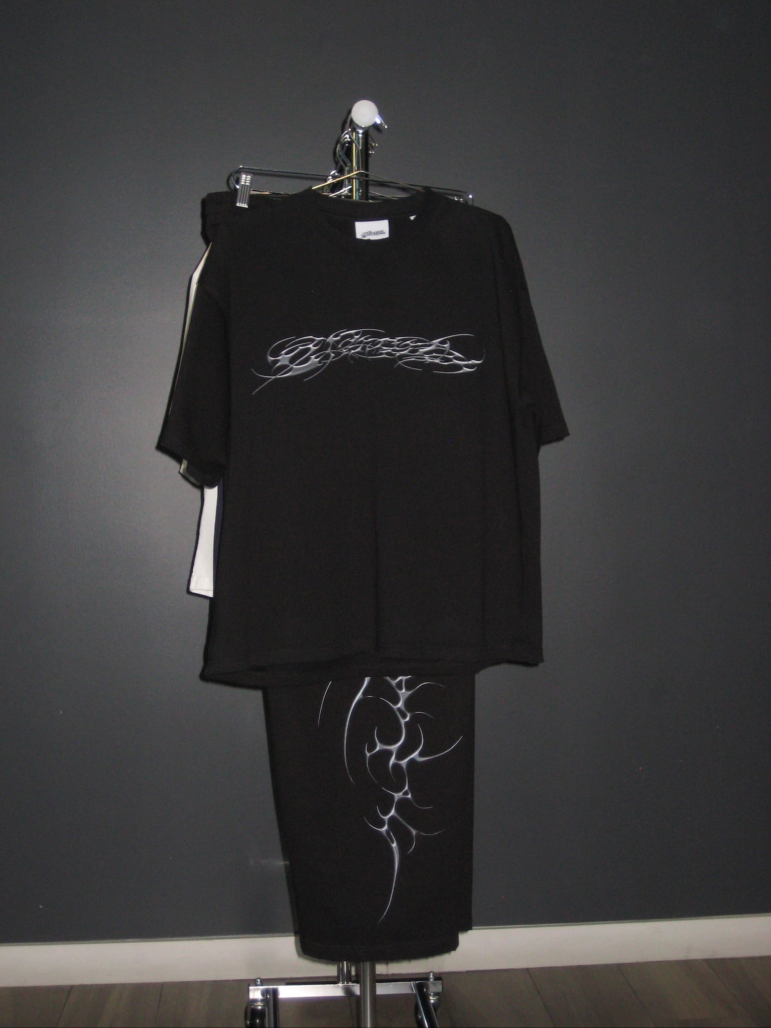 OVERTURE TEE - ONYX